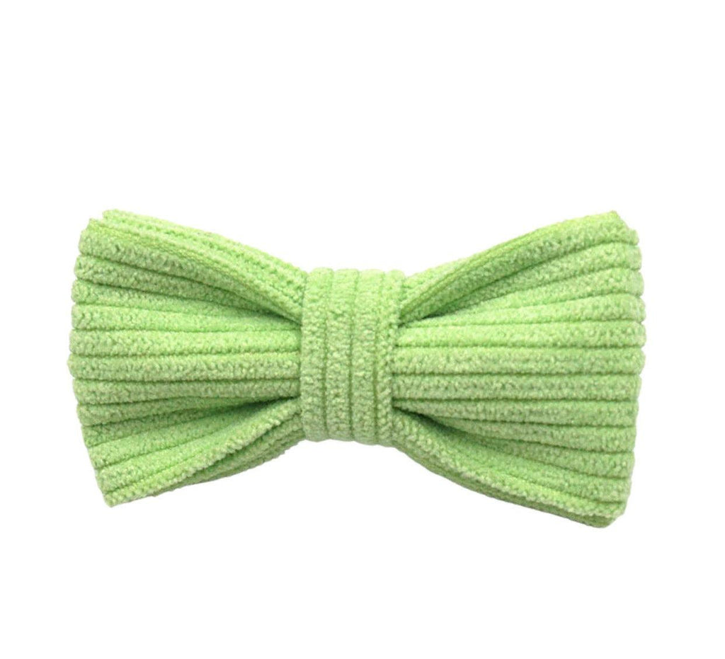 Christmas Bean Green Pet Bowtie – Festive Holiday Accessory
