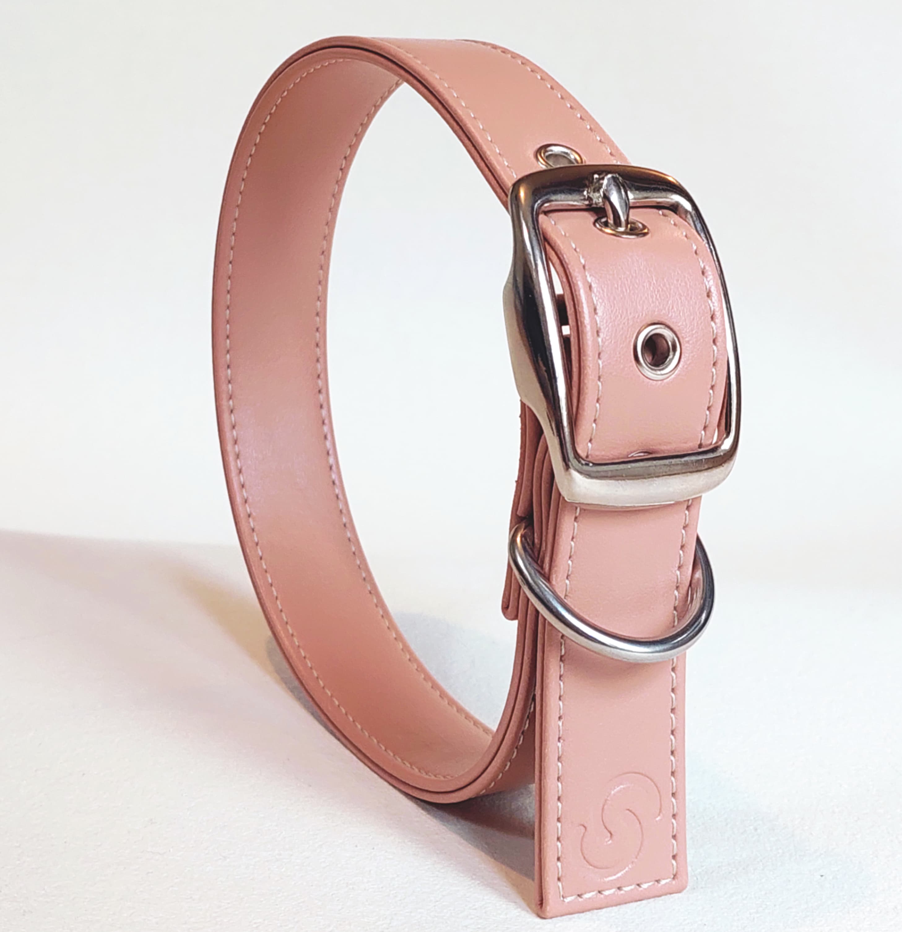 Luxury Handcrafted Dog Collar – Vegan Apple Leather, Blush Pink