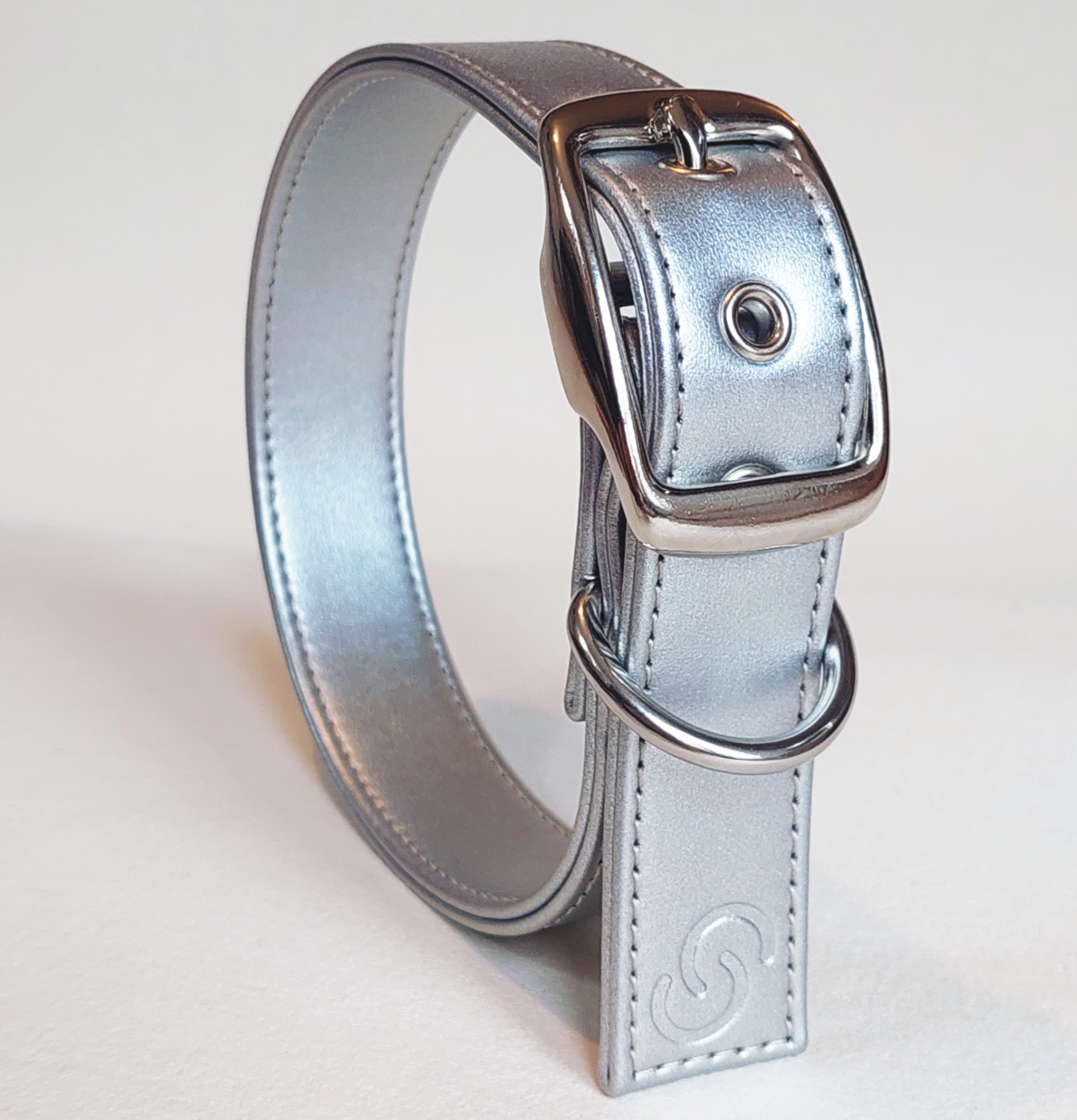 Luxury Handcrafted Dog Collar – Vegan Apple Leather, Silver